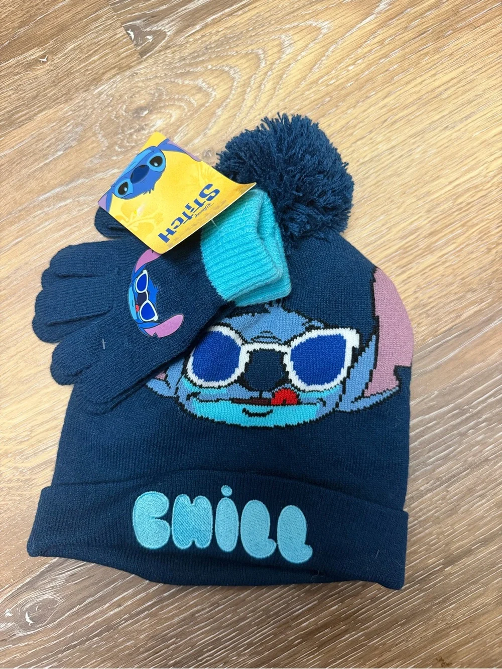 Disney Stitch Winter Hat & Gloves Set Kids NWT (NEW)